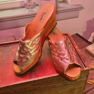 Rosetta Gold Leather Vintage Slip On Cork Platforms Sz 37/ 7
